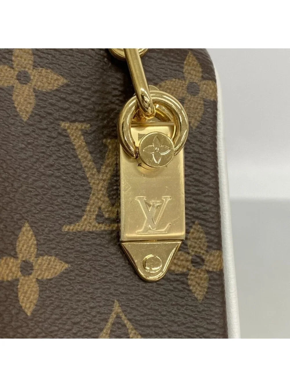 Louis Vuitton Clutch Monogram NBA Collaboration Cloakroom Drop Kit Brown